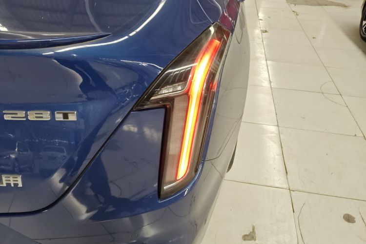 凯迪拉克CT4 2020款 28T 时尚型车身外观9