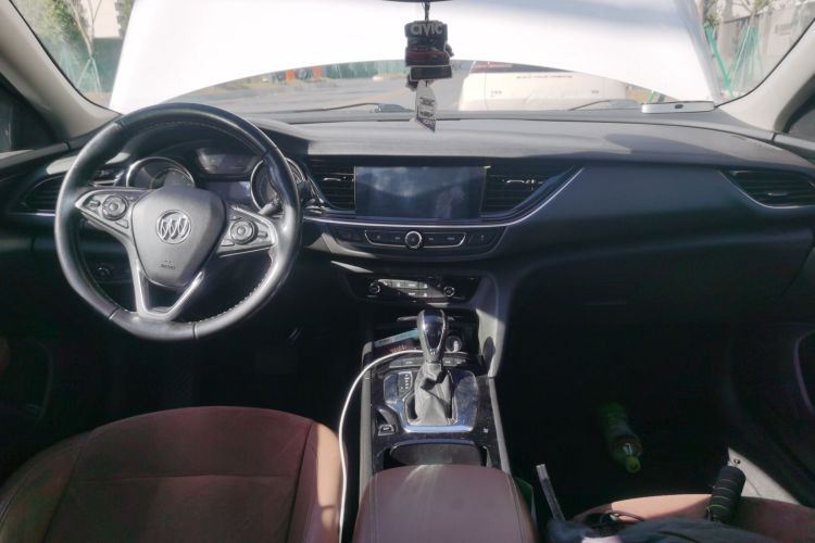 别克 君威 2019款 20T 豪华型 国VI中控内饰7002