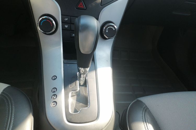 雪佛兰 科鲁兹 2013款 1.8L SE AT中控内饰18