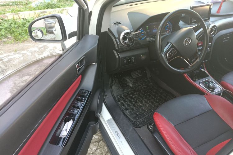 北汽新能源EX 2018款 EX360 新尚版中控内饰20