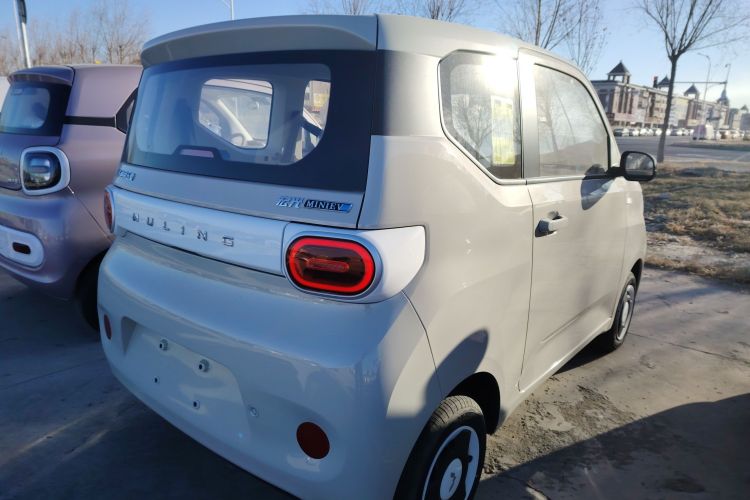 五菱汽车 宏光MINIEV 2024款 第三代 215km 青春版车身外观7