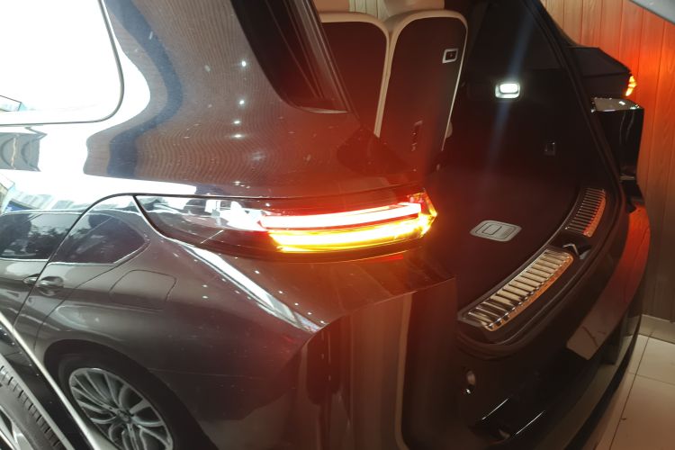 理想汽车 理想L9 2023款 Pro机舱底盘23