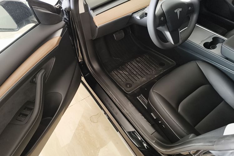 特斯拉 Model 3 2022款 后轮驱动版中控内饰20