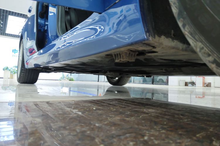 宝马1系 2020款 120i M运动套装局部细节9001