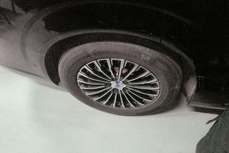 腾势D9 2024款 DM-i 980 四驱旗舰型车身外观6008