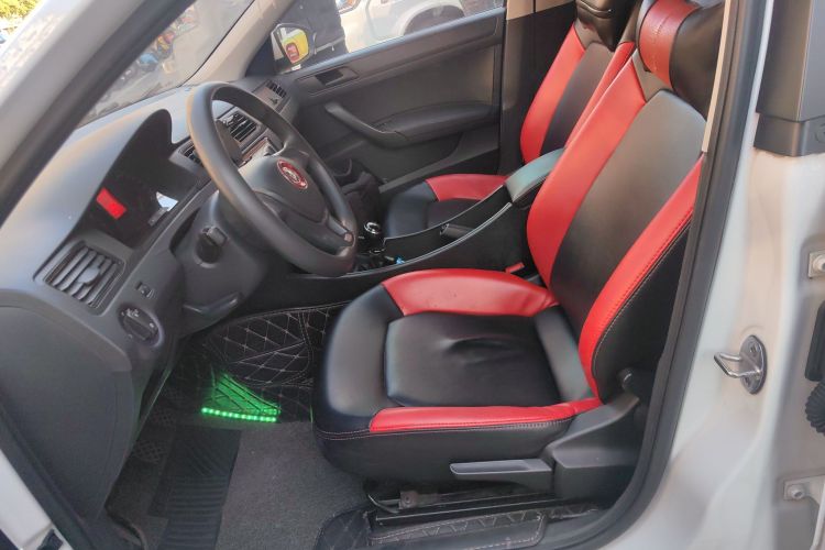 大众 桑塔纳 2016款 1.4L 手动风尚版中控内饰19