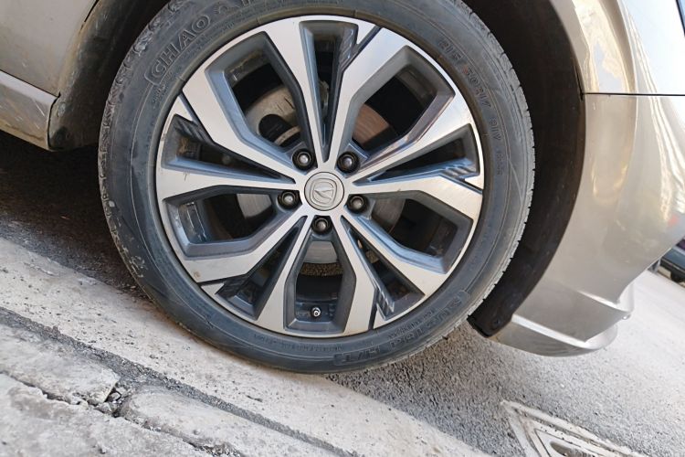 长安 逸动 2021款 PLUS 蓝鲸NE 1.4T GDI DCT旗舰型车身外观10