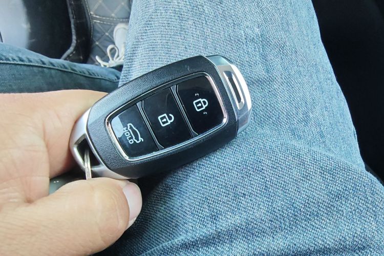 现代 伊兰特 2023款 1.5L CVT GLX精英版中控内饰7001