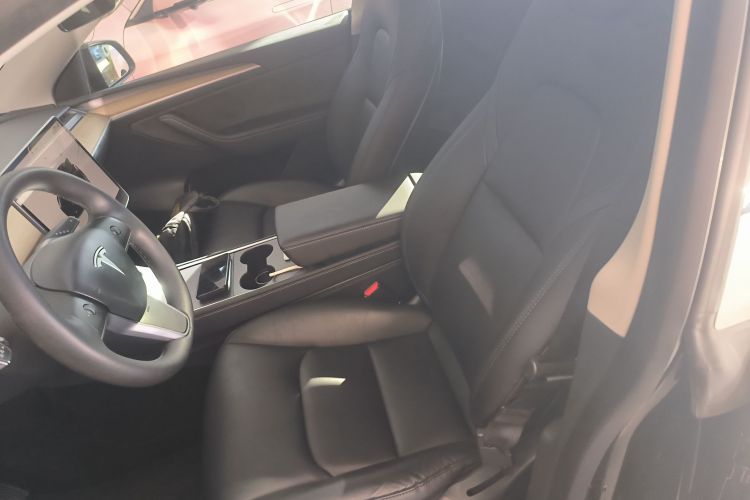 特斯拉 Model Y 2022款 后轮驱动版局部细节19