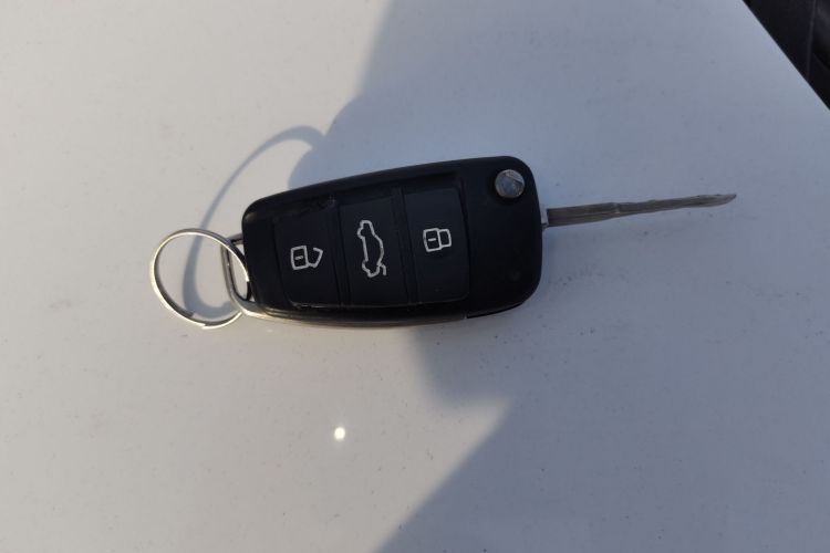 奇瑞 艾瑞泽5 2016款 1.5L CVT领锐版中控内饰11