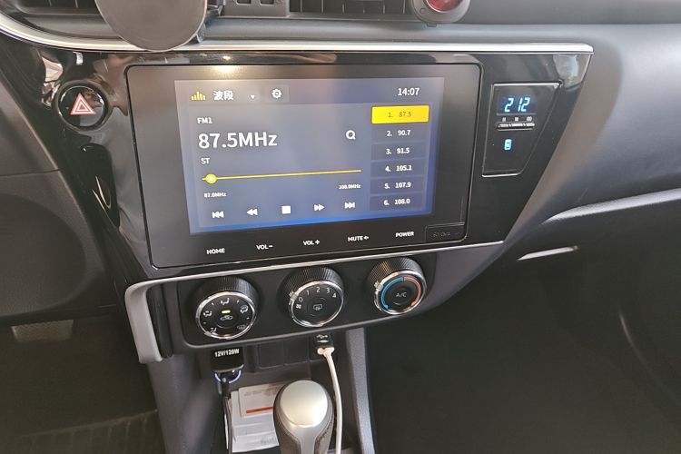 丰田 雷凌 2017款 改款 185T CVT精英版 国V中控内饰16