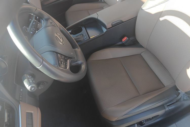 雷克萨斯ES 2025款 200 臻享版中控内饰19