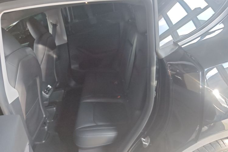 特斯拉 Model Y 2022款 后轮驱动版中控内饰7004