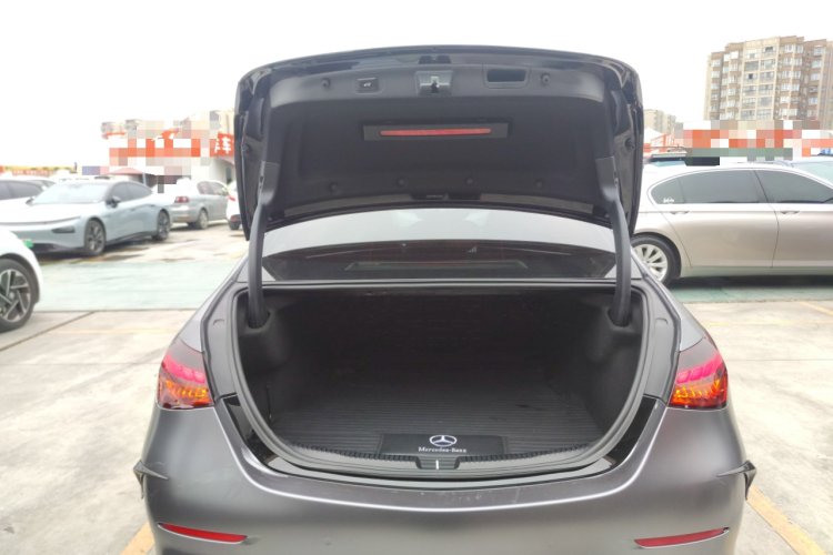 奔驰C级 2022款 改款 C 260 L 运动版局部细节23