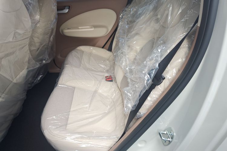 五菱汽车 宏光MINIEV 2025款 四门版 进阶款中控内饰7004