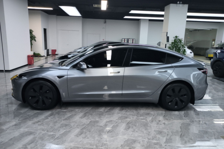 特斯拉 Model 3 2023款 长续航全轮驱动版车身外观6003
