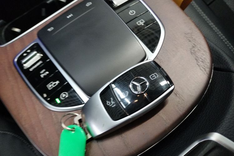 奔驰E级 2020款 E 300 L 豪华型中控内饰7001