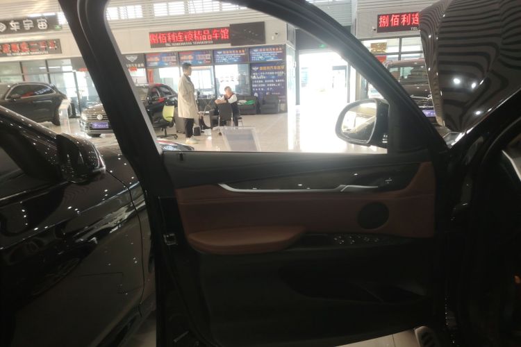 宝马X6 2018款 xDrive28i中控内饰47