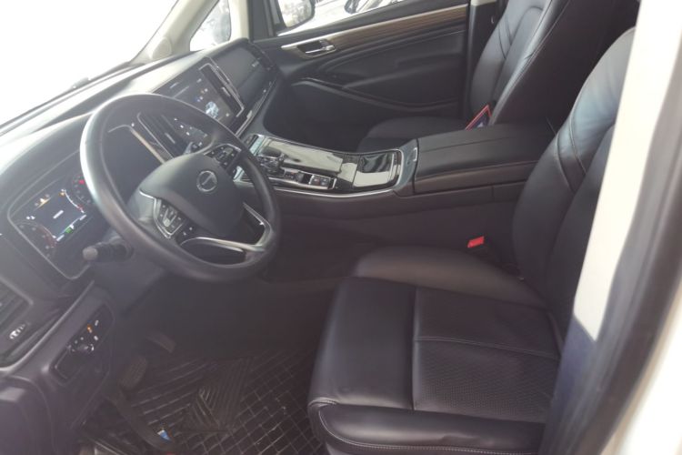 广汽传祺 传祺M8 2021款 领秀系列 390T 尊享版中控内饰19