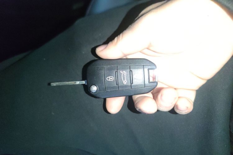 雪铁龙C3-XR 2015款 1.6L 自动先锋型中控内饰7001