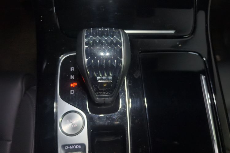 广汽传祺 传祺M8 2024款 大师系列 400T 尊贵版中控内饰18