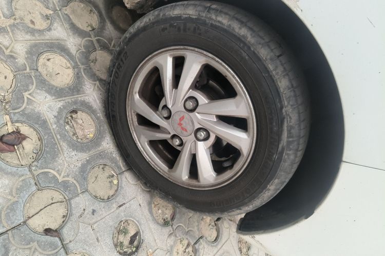 五菱汽车 宏光MINIEV 2020款 自在款 磷酸铁锂车身外观6007