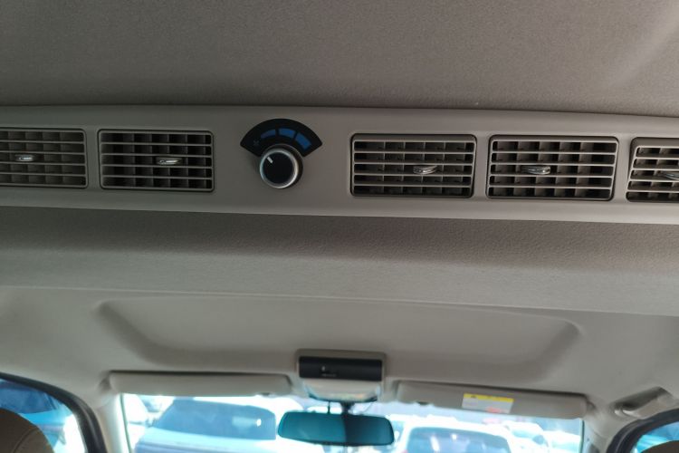 东风风行 菱智 2020款 M5L 1.6L 豪华型 7座局部细节22