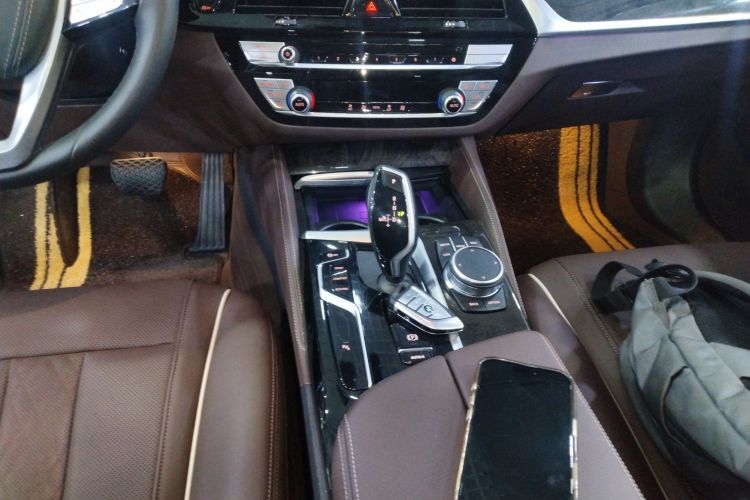 宝马5系 2022款 525Li 豪华套装局部细节18