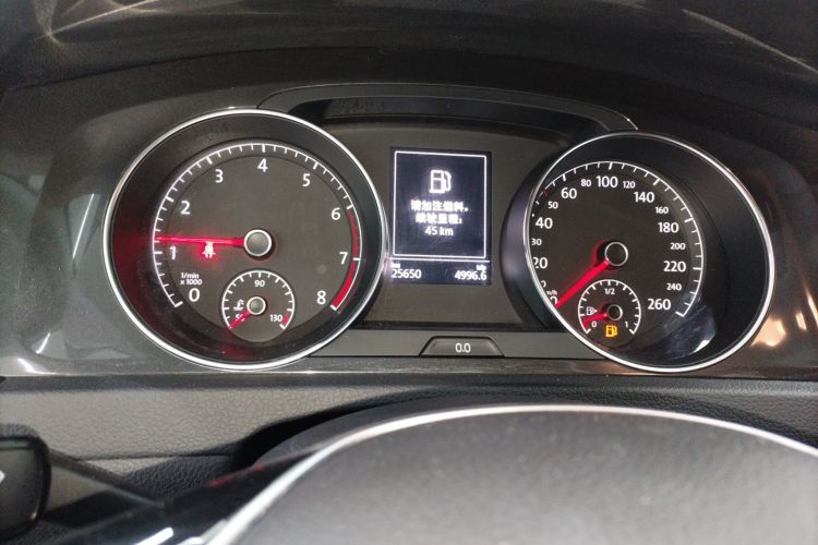 大众 高尔夫 2018款 230TSI 自动舒适型中控内饰14