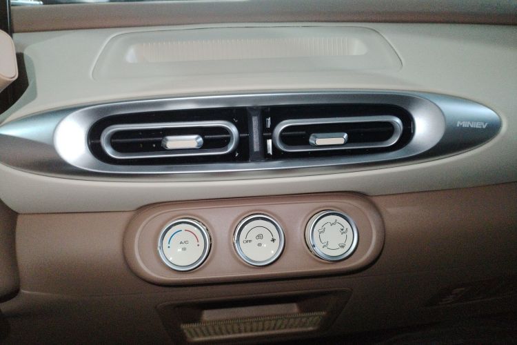 五菱汽车 宏光MINIEV 2025款 四门版 臻享款中控内饰16