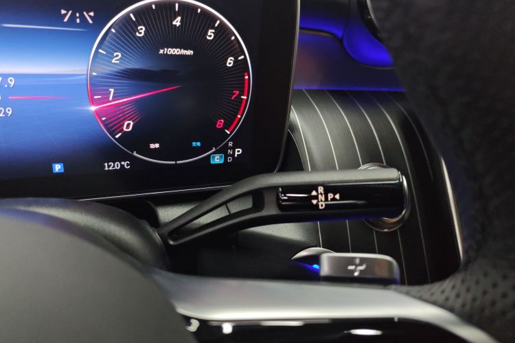 奔驰GLC 2024款 改款 GLC 300 L 4MATIC 动感型 5座中控内饰18