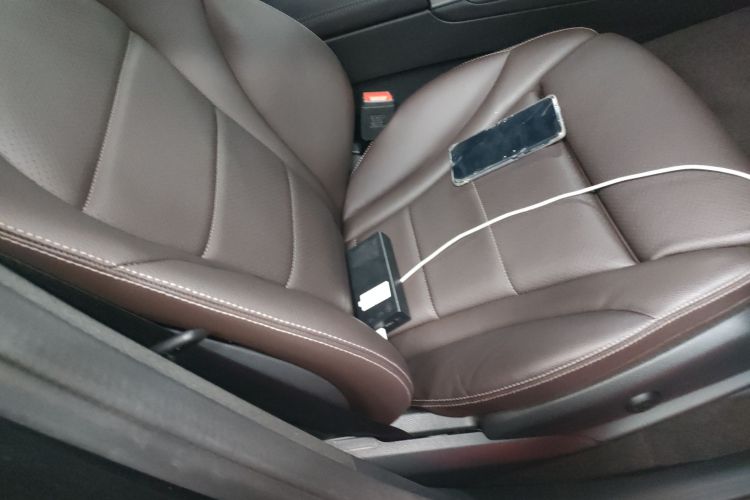 奔驰GLC 2022款 改款 GLC 300 L 4MATIC 动感型臻藏版局部细节41