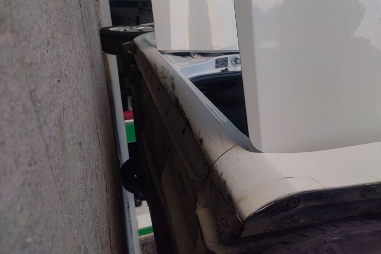 丰田 YARiS L 致炫 2015款 1.5E 自动魅动版局部细节9001