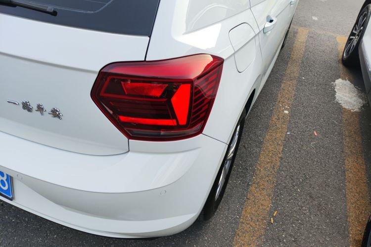大众 Polo 2023款 改款 Plus 1.5L 自动炫彩科技版车身外观9