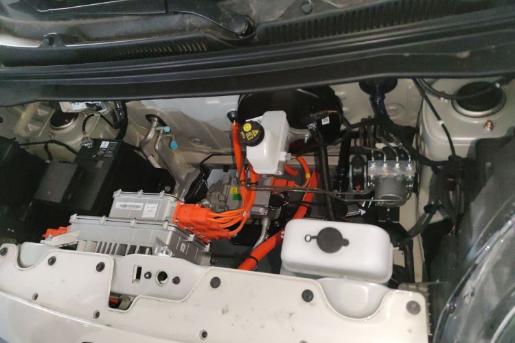 五菱汽车 宏光MINIEV 2025款 四门版 进阶款机舱底盘24