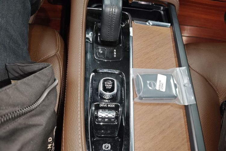 沃尔沃XC90 2021款 B5 智行豪华版 5座中控内饰18