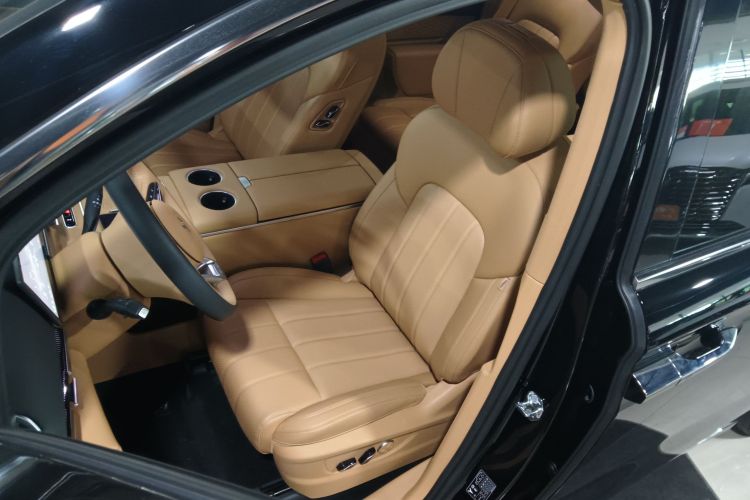 岚图汽车 岚图梦想家 2025款 PHEV 四驱卓越乾崑版局部细节19