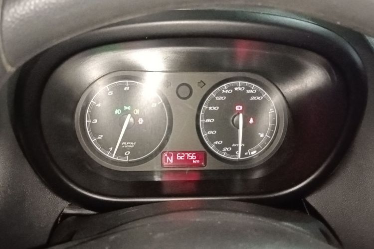 名爵3 2013款 1.5L AMT精英版中控内饰14