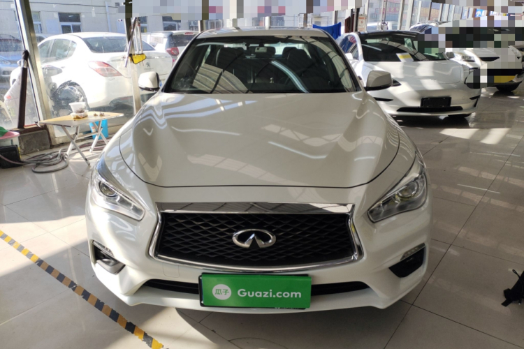 英菲尼迪Q50L 2018款 2.0T 舒适版 国VI车身外观2