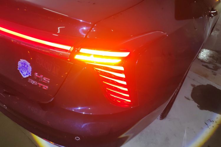 红旗H5 2025款 1.5T DCT旗韵版车身外观6006