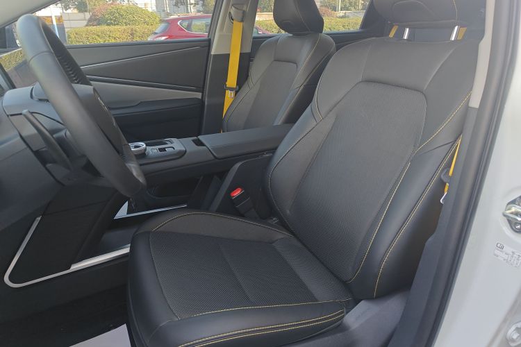 丰田bZ5 2025款 550 PRO智行版中控内饰19