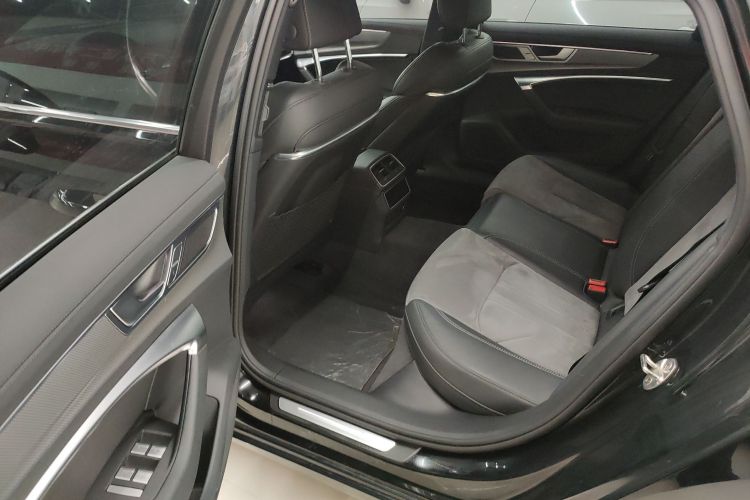 奥迪A6L 2024款 45 TFSI 臻选动感型中控内饰7004