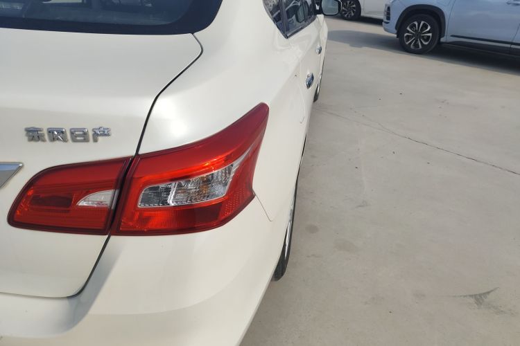 日产 轩逸 2022款 经典 1.6XE CVT舒适版车身外观9