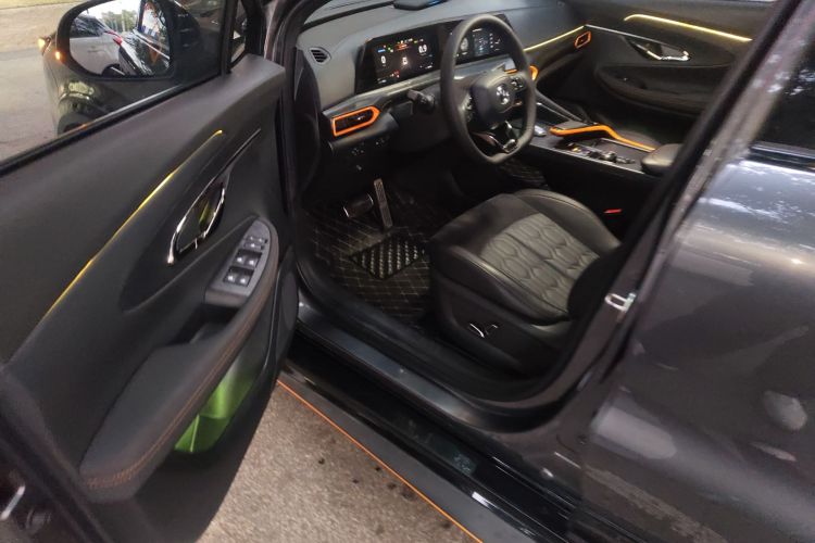 长安UNI-T 2022款 1.5T 运动版 尊贵型中控内饰7003