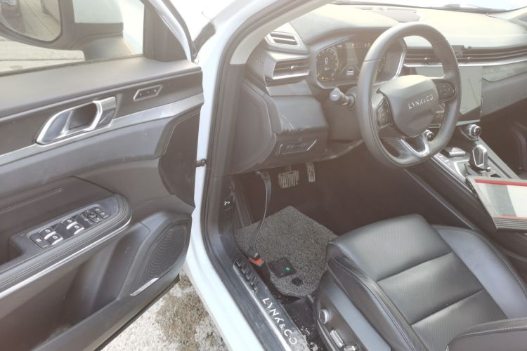 领克01 2021款 2.0TD 两驱型Pro中控内饰7003