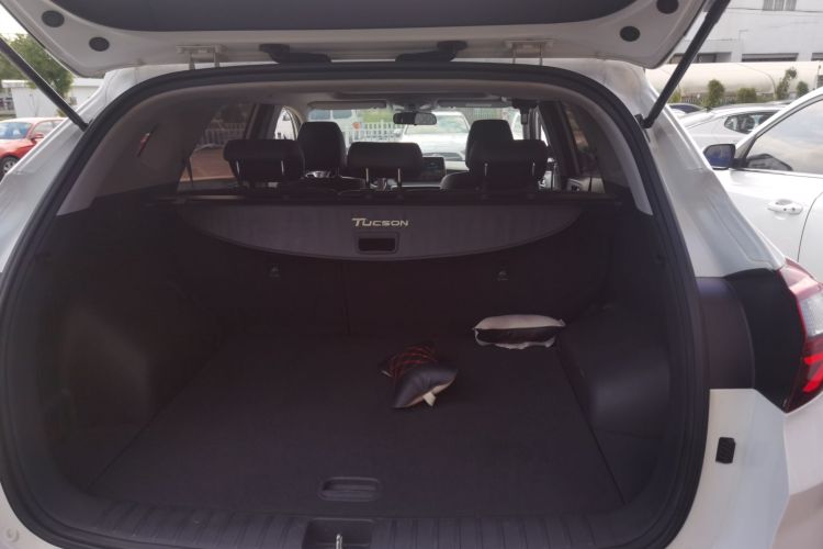 现代 途胜 2020款 280TGDi 两驱GLS时尚版 国VI机舱底盘23