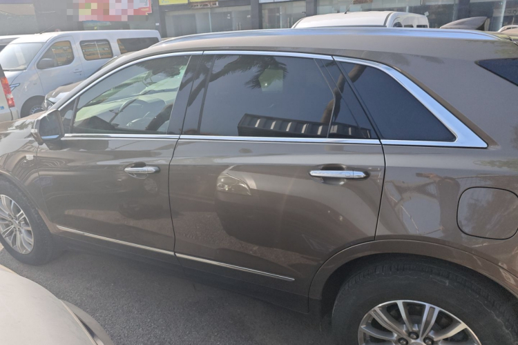 凯迪拉克XT5 2016款 28T 四驱豪华型车身外观4