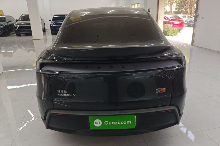 特斯拉 Model Y 2025款 后轮驱动 首发版车身外观6