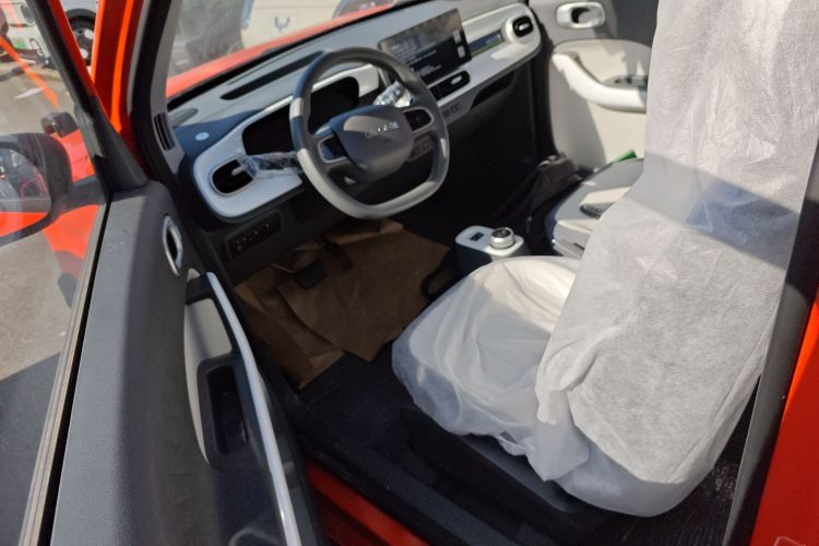 吉利银河 2025款 210km 熊猫骑士中控内饰7003