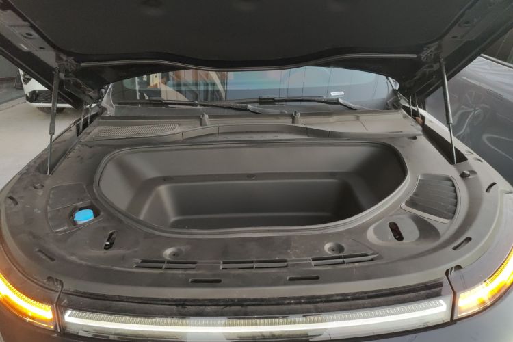 小鹏G9 2024款 702 Pro机舱底盘24